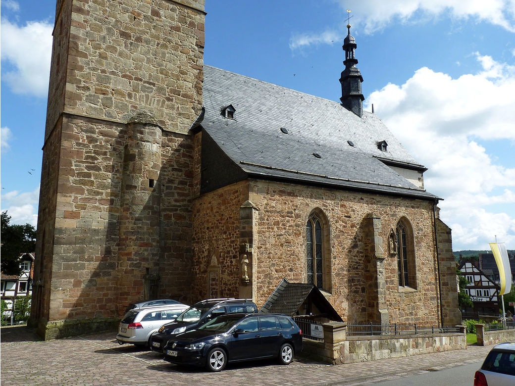 Vor der Einrüstung von St. Crescentius an der Südseite (Foto: Karl-Franz Thiede)